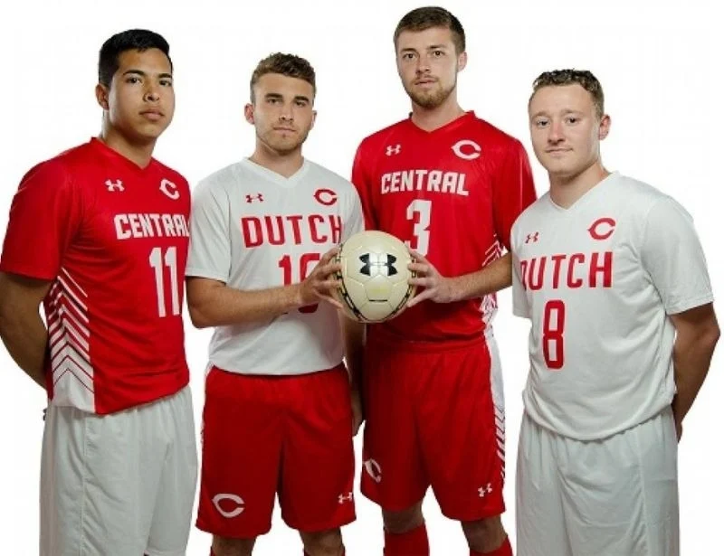 Áo bóng đá Under Armour